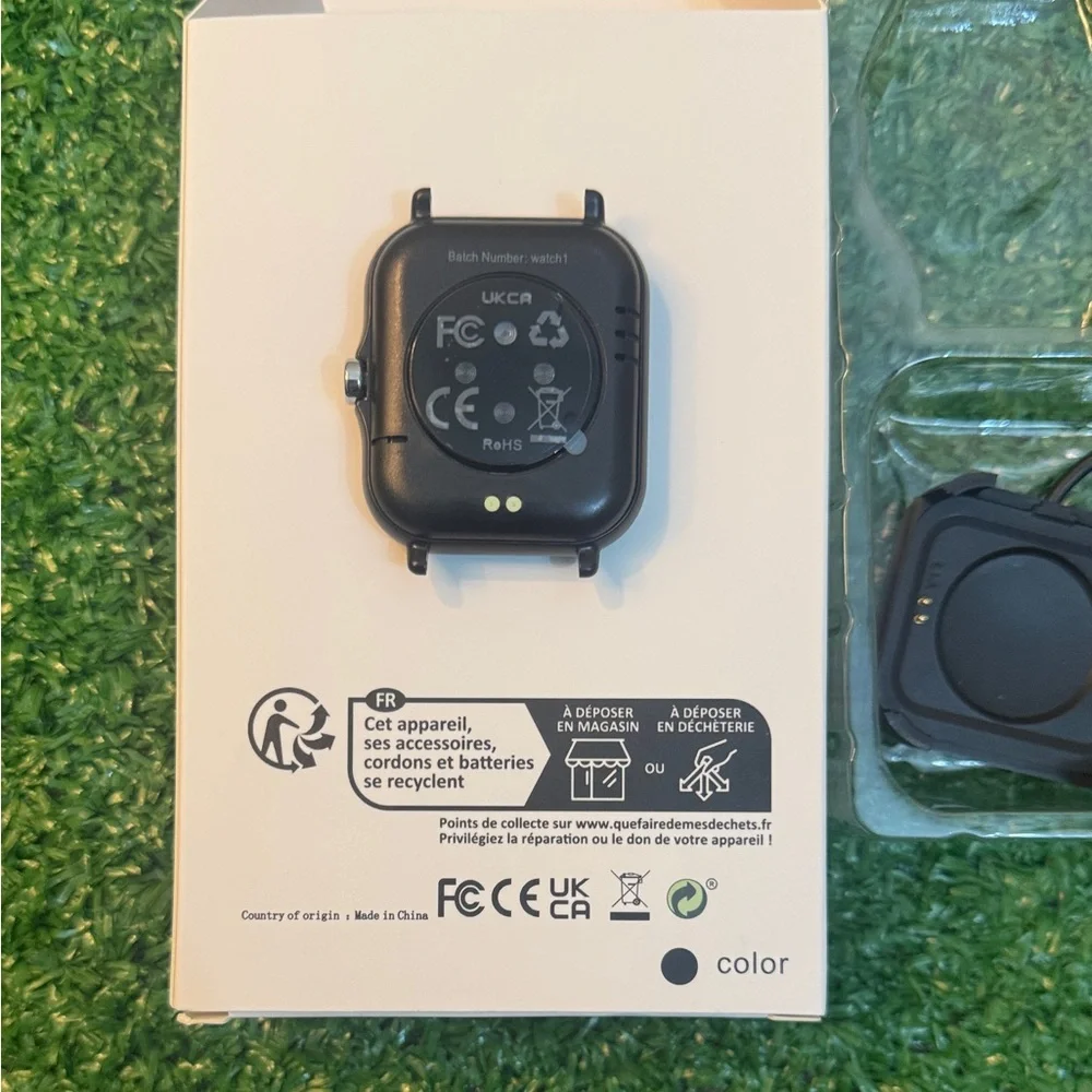 Smart Watch with Black Band - Picture 4 of 5